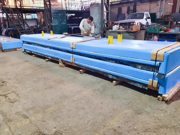 Campanas para control de neblina ácida reparadas y listas en el taller